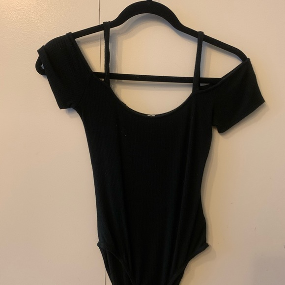 Out from under body suit - Picture 2 of 4